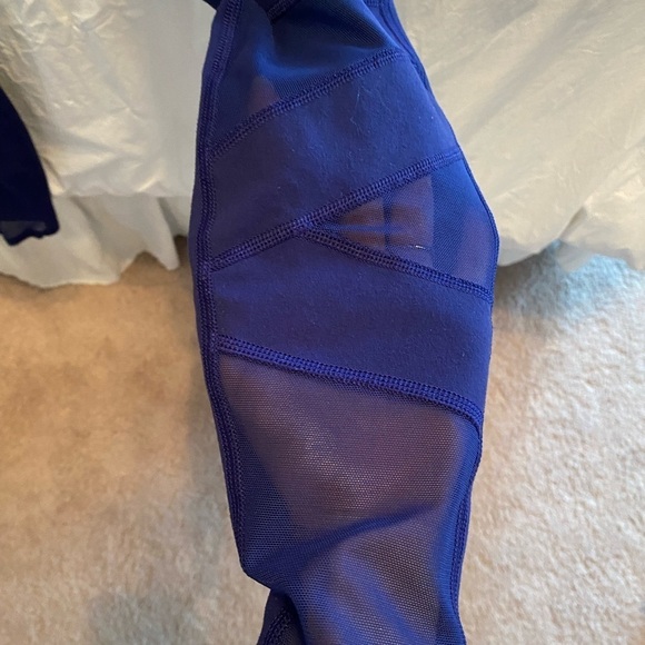 Lululemon- NAVY Luon Highwaisted Tech Mesh Criss Cross Leggings - Picture 5 of 8